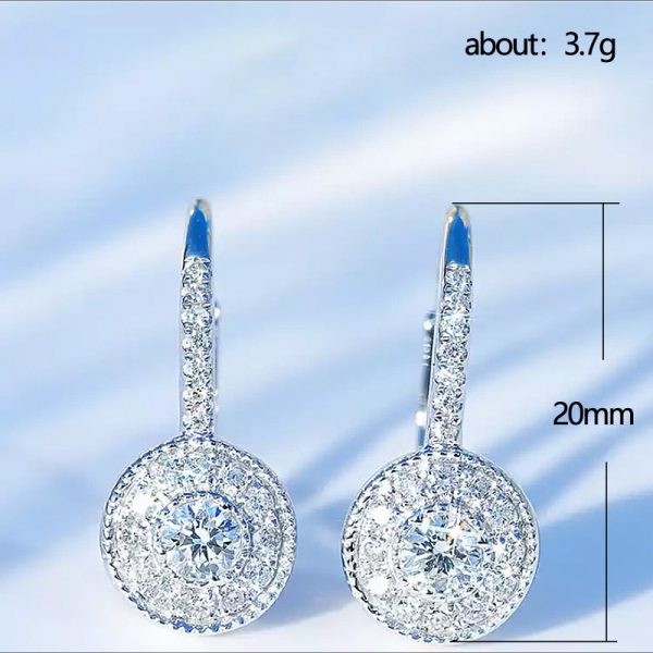 Fashionable Women Over Earrings Studded With Zircon – Bild 2